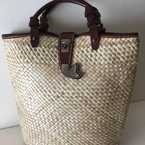 Straw handbag